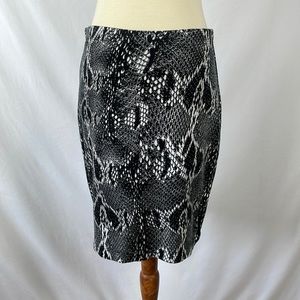 Karen Kane Black & White Snakeskin Print Knit Pencil Skirt - Size Small